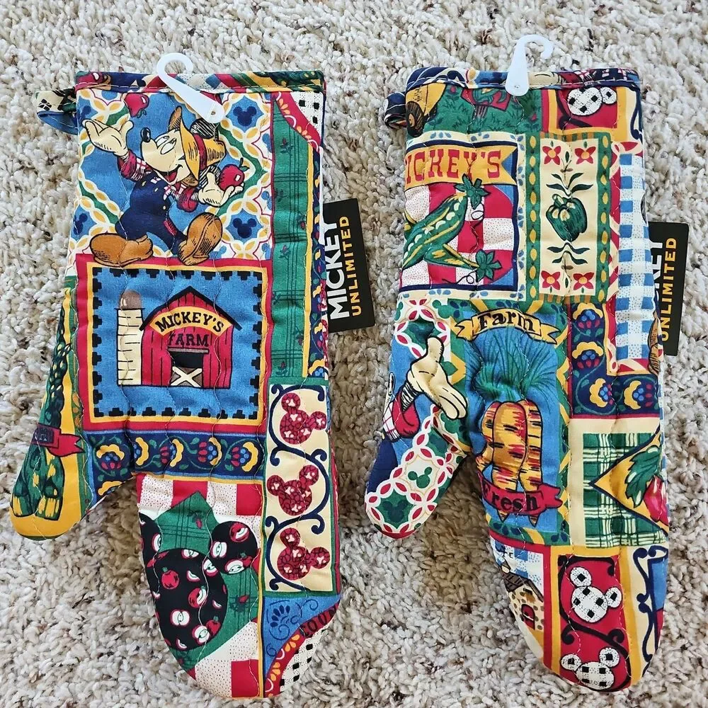 Disney Mickey Mouse Gardener Farmer Folk Art Oven Mitts Pot Holder Set NEW 90s